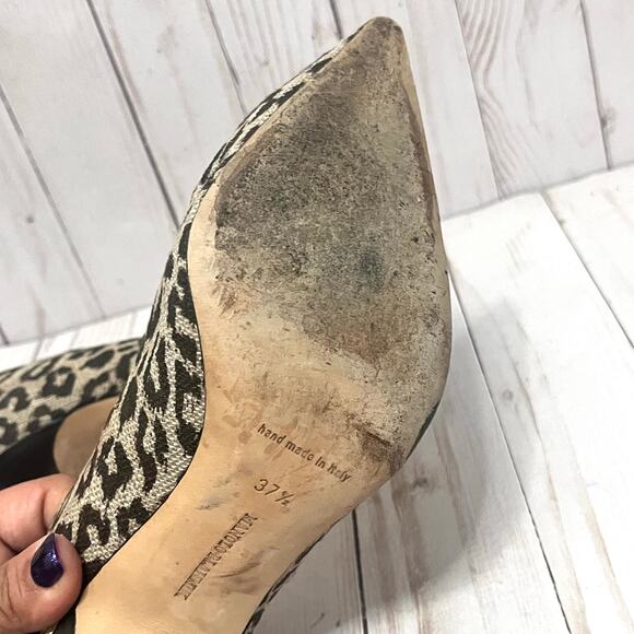 Manolo Blahnik Beige & Brown Cheetah Print Pointed Toe Pumps Size 37.5 - Picture 13 of 13